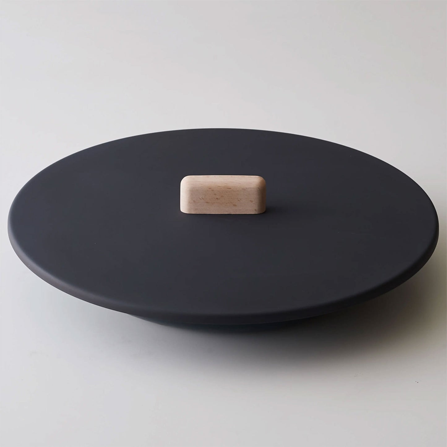 「つくる」と「たべる」を一つにする 黒皮鉄フライパン ジュウ <単品>| 日本製 |ガス・ IH・直火・オーブン対応 - OTONA-MONO