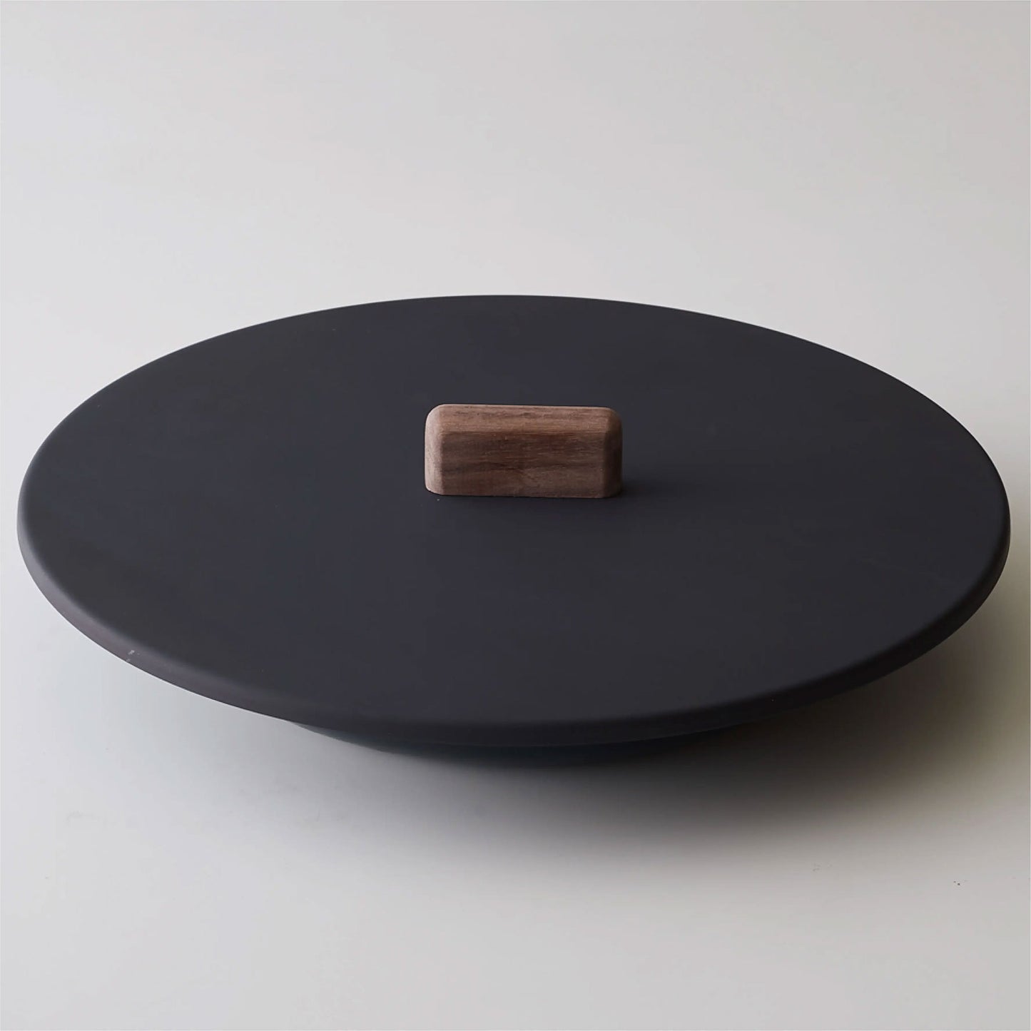「つくる」と「たべる」を一つにする 黒皮鉄フライパン ジュウ <単品>| 日本製 |ガス・ IH・直火・オーブン対応 - OTONA-MONO