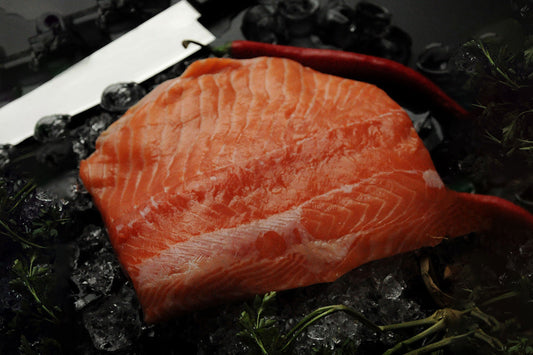 【実録・燻製作り】振り塩と昆布締めで作るスモークサーモン